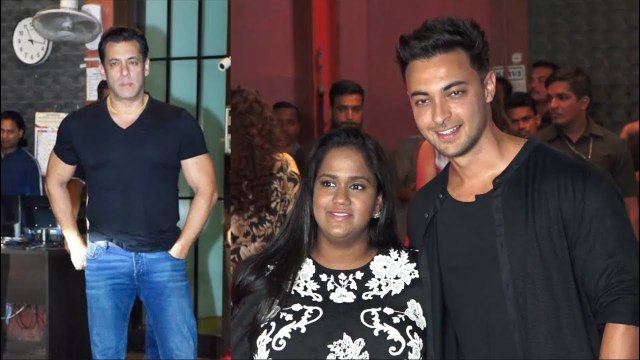 Salman Khan Sister Arpita khan Aayush sharma LOOKING HAPPY On Their WEEDING ANNIVERSARY