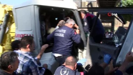 Baba oğul direğe çarpan çekicide sıkıştı, Can-Kur ekipleri zamanla yarıştı