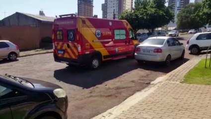 Mulher cai de uma altura de quatro metros e é socorrida pelo Siate, no Centro