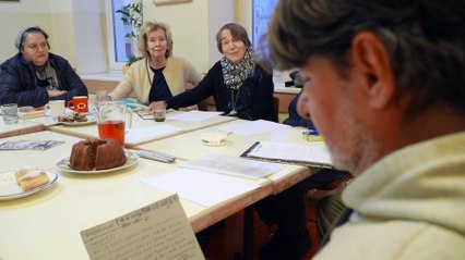 Obdachlose in der Schreibwerkstatt: "Hier können wir die Seele nach außen kehren"