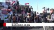 شادی جوانان معترض عراقی روی پل بسته شده