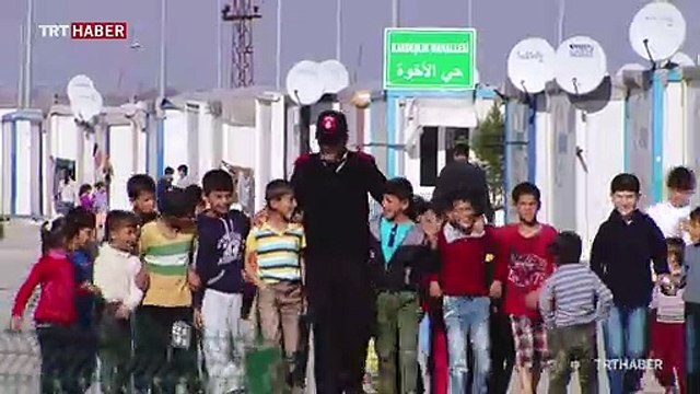 Milyonlarca çocuk açlık, savaş ve istismarın gölgesinde