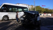 Adıyaman yolcu minibüsü ile otomobil çarpıştı 4 yaralı
