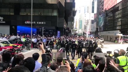 Hong Kong'da protestolar sürüyor