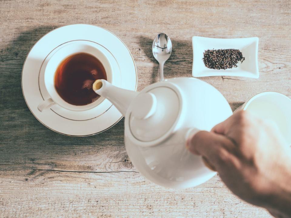 This Tea Brewing Calculator Tells You Exactly How Long to Steep