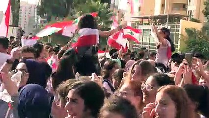 شباب لبنان يتصدرون الحراك الشعبي ويريدون مستقبلاً أفضل في بلدهم