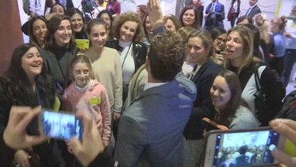 Bisbal "defiende" los derechos de los niños en el Parlamento Europeo