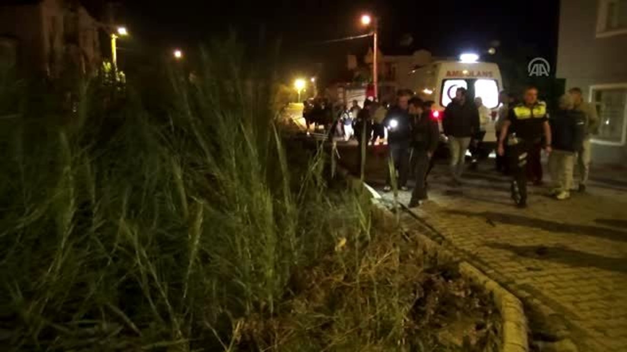 Otomobil kanala devrildi: 1 yaralı