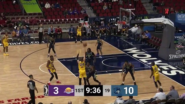 Travis Wear (15 points) Highlights vs. Iowa Wolves