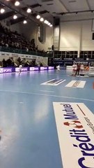 Que la fête commence ! C'est impressionnant d'étre dans cette grande arène de l'USDK !