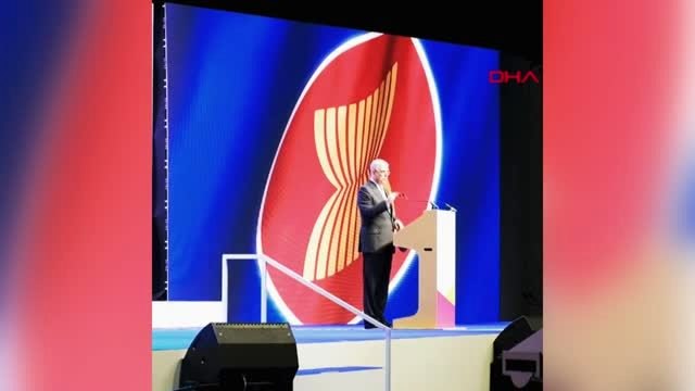 Kraliçe elizabeth'in oğlu prens andrew kraliyet görevlerini bıraktı