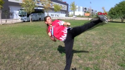 22 yaşında işitme kaybı olduğunu öğrendi, karateyle hayatı değişti