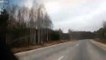 Un poteau électrique.. au milieu de la route en Russie !