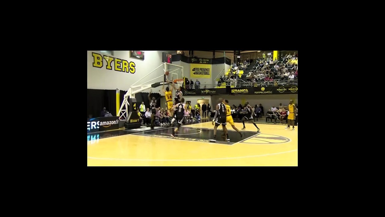 Remi Giuitta coach de Fos Provence Basket sur le plateau de maritima TV