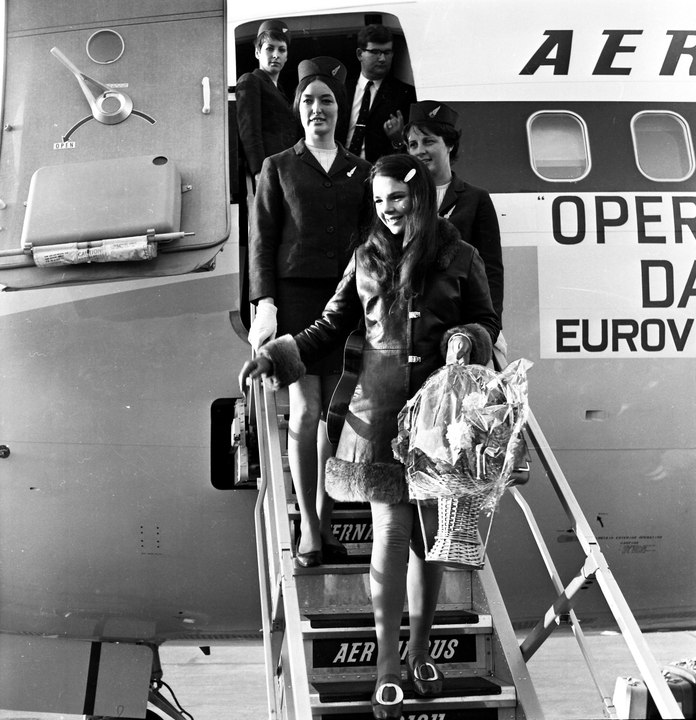 Eurovision Song Contest winner Dana sings All Kinds of Everything 2019