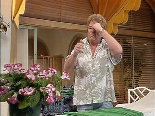 Duty Free S03E07 Party Night