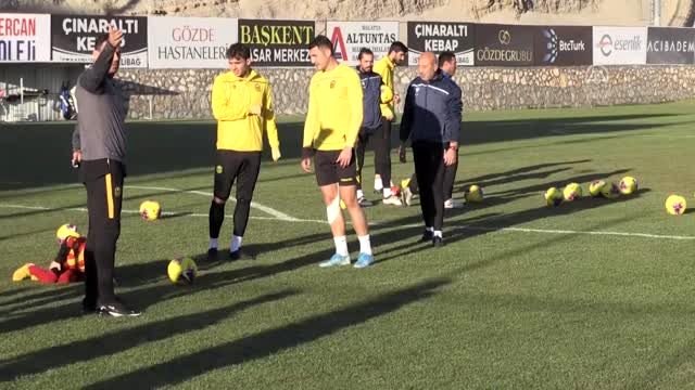 Yeni Malatyasporlu Farnolle: Fenerbahçe maçından 3 puanla ayrılmak istiyoruz