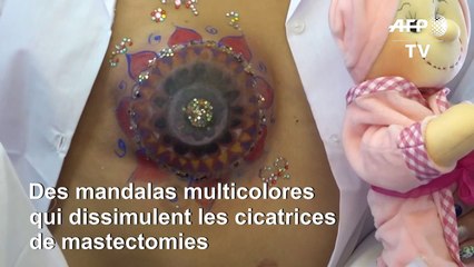 Cancer du sein: elles exhibent leur cicatrices pour faire changer le regard de la société