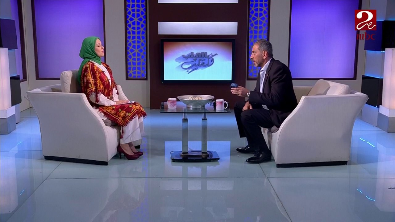 ايمان رياض تجري تجربة قياس ثاني أكسيد الكربون في الجسم على الهواء