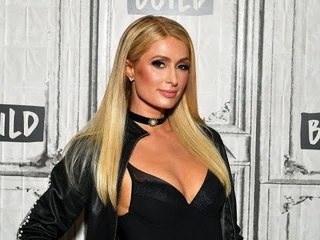 Paris Hilton : promis, juré, elle n’a pas eu recours à la chirurgie esthétique
