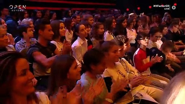 X Factor: Με φόρεμα-υπερπαραγωγή και διαφάνειες η Δέσποινα Βανδή