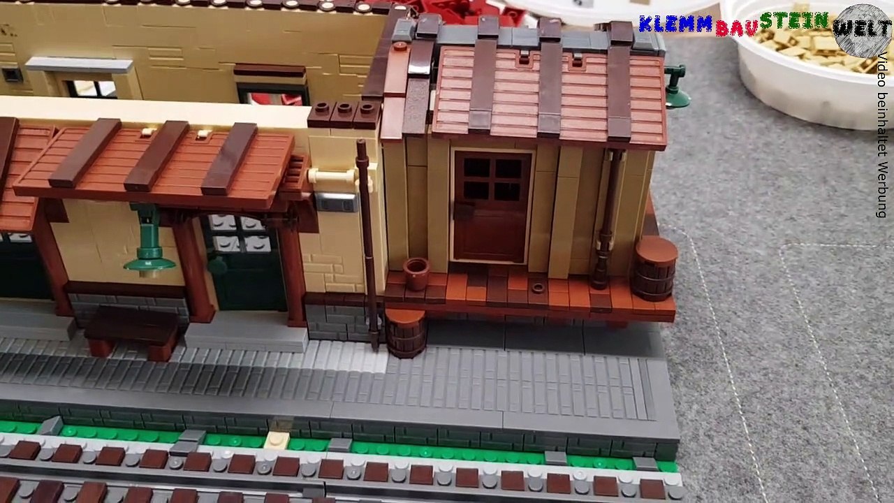 BlueBrixx 101043 Bahnhof. Aufbau. Teil 2