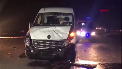 Minibüs ve otomobil çarpıştı; 1 ölü 3'ü ağır 4 yaralı