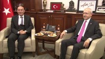 Kılıçdaroğlu İzmir Büyükşehir Belediyesini Ziyaret Etti