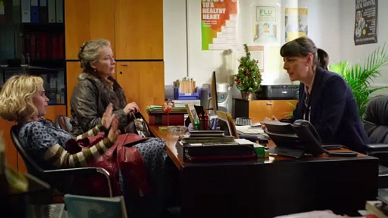 Last Christmas - Extrait du film - Petra contredit Kate chez le médecin