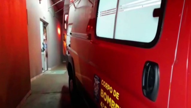 Ciclista é socorrida pelo Corpo de Bombeiros no Bairro São Cristóvão