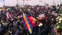 Disuelven masiva marcha en La Paz en medio de discusión de elecciones en Bolivia