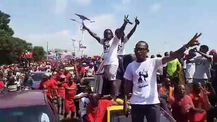 L'aéroport vibre au rythme de la marche du FNDC