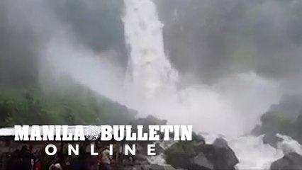 Excursionists scamper for safety as huge volume of water came down in Bulubudtuwa waterfalls