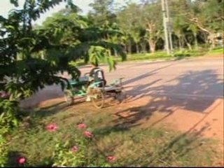 Auto a pedali a Kham Ta Kla Thailandia