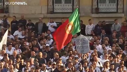 Des augmentations de salaires au respect, les revendications des policiers portugais