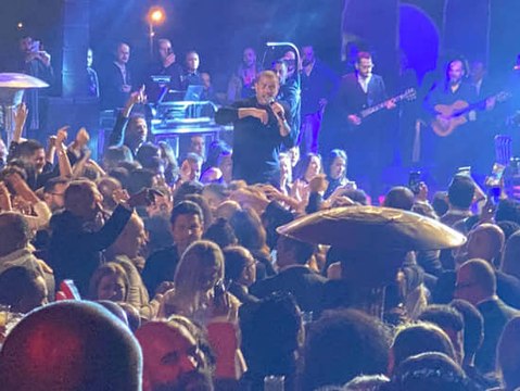 عمرو دياب مفاجأة مهرجان القاهرة...لقطات من حفله الصاخب