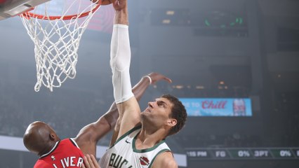 NBA : Un poster dunk pour Brook Lopez dans le Top 5