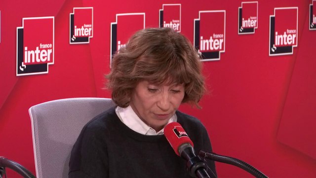 Ariane Ascaride : Ce qu'a fait Adèle Haenel est d'un courage inimaginable. Je peux dire, et je sais de quoi je parle, que : ça demande énormément de courage de dire ça. Ca vous bouleverse dans votre corps, dans votre tête.