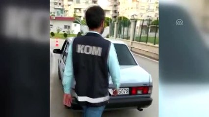 Şüphe üzerine durdurulan otomobilden 180 şişe sahte içki çıktı