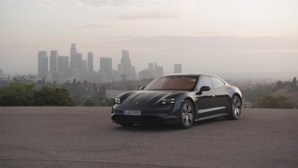 Porsche Taycan 4S Design in Volcano Grey