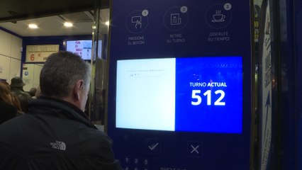 Doña Manolita ya avisa por el móvil al cliente para evitar colas