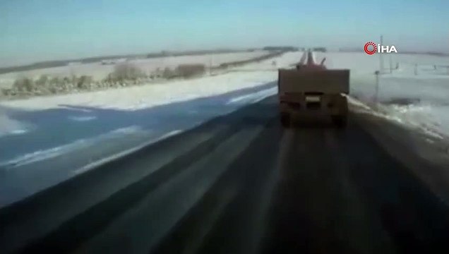 - Trafik Kazasında Camdan Fırlayan Çocuk Yara Almadan Kurtuldu