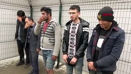 Yunan zulmü bitmiyor ! Genç kızı dövüp, parasını aldılar