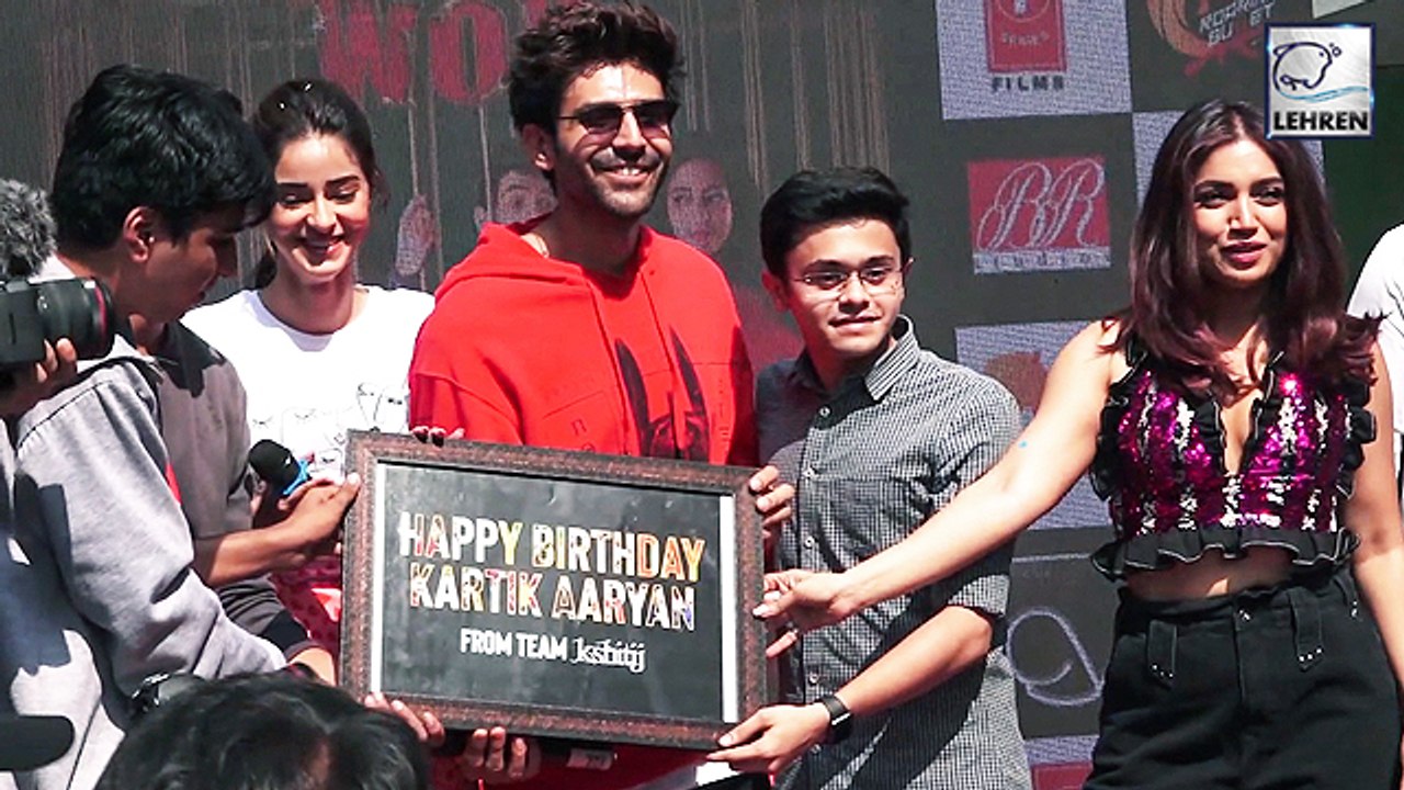 Kartik Aaryan Celebrates 29th Birthday With Fans | Pati Patni Aur Woh