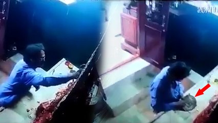 VIDEO: चोर ने पहले कान पकड़कर माफी मांगी और फिर चुरा ले गया मां दुर्गा का कीमती मुकुट