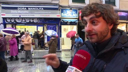 Doña Manolita avisará por el móvil cuando le toque al cliente