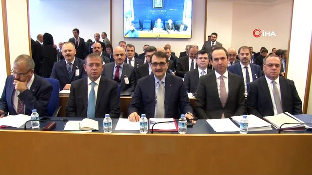 Bakan Dönmez: '' Türkiye’nin tehditlere boyun eğerek, Doğu Akdeniz’deki haklarından geri adım atmasını ummak boş bir beklentidir. Türkiye olarak Doğu Akdeniz yetki alanları ile ilgili tavrımızı gerek açıklamalarımız