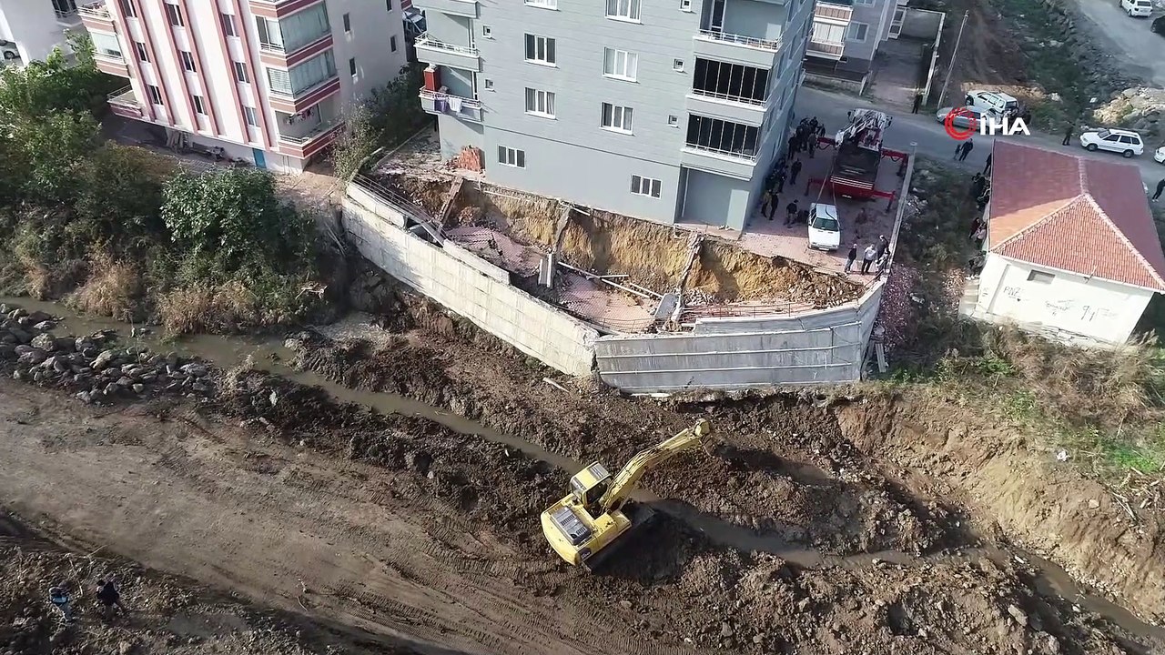 Dere ıslah çalışmasında apartmanın istinat duvarı ve bahçesi çöktü