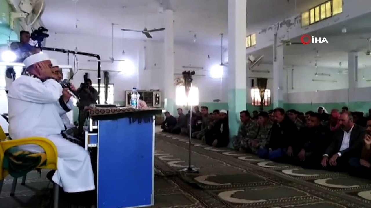 - Tel Abyad'da cuma namazı kılındı- Şanlıurfa Valisi Abdullah Erin ve askeri yetkililer cuma namazını Tel Abyad'da kıldı