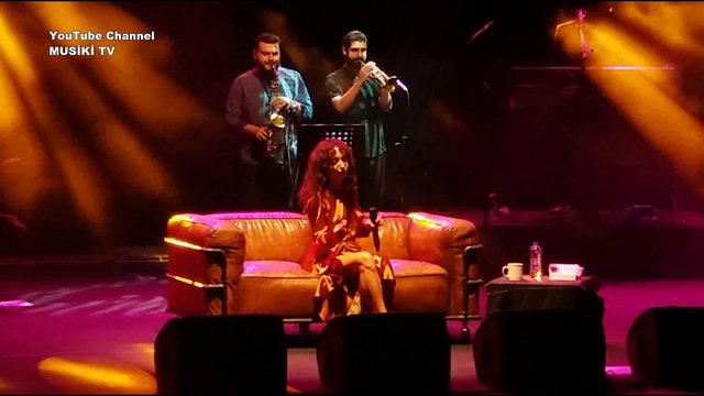 ZEYNEP BASTIK - Dön Gel (Kenan Doğulu cover) (Konser/Canlı) - HD